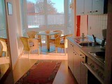 Ferienwohnung in Bansin - Lademann - K&uuml;chenzeile und gem&uuml;tliche Sitzecke im Erker