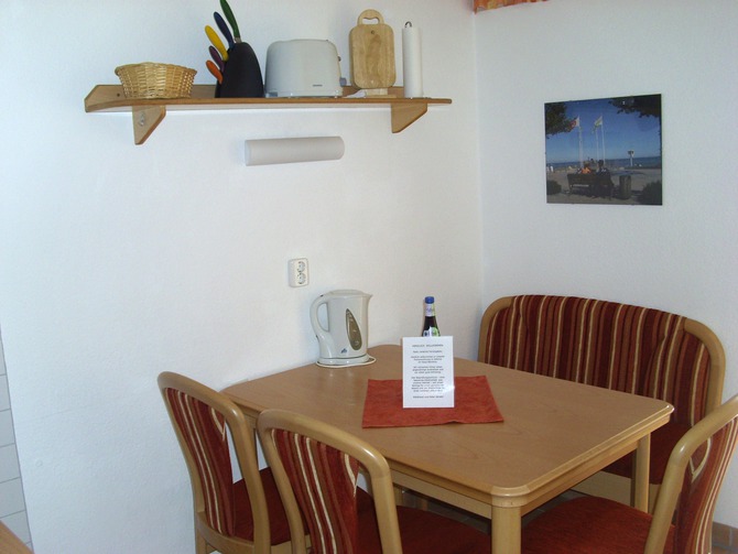 Ferienwohnung in Dahme - Berolina - K&uuml;che Sitzgelegenheit