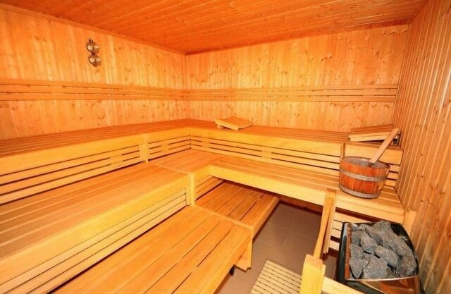 Ferienwohnung in Baabe - MeerWohnung mod. Fewo direkt am Strand mit Pool - Bild 11